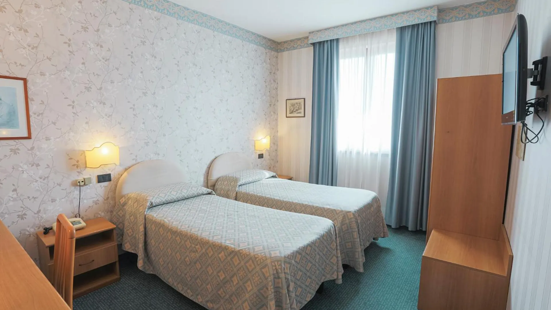 Hotel Ristorante La Lanterna Castelnuovo di Garfagnana 3*,  İtalya